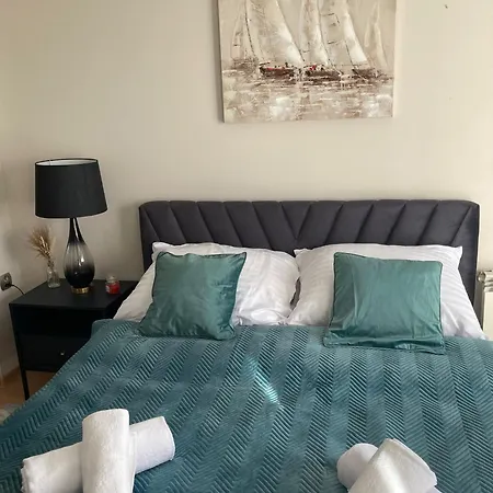 Center * זקופאנה